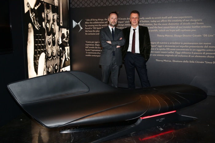 L'UOMO VOGUEの編集長、Gianluca Cantaro氏と DSラインデザインティレクターThierry Metroz氏。/MILAN, ITALY - APRIL 09: (L-R) Gianluca Cantaro and Thierry Metroz attend Citroen DS Sofa and DS3 Cabrio L'Uomo Vogue Limited Edition cocktail at Corso Como 10 on April 9, 2013 in Milan, Italy. (Photo by Vittorio Zunino Celotto/Getty Images for Citroen) *** Local Caption *** Gianluca Cantaro; Thierry Metroz