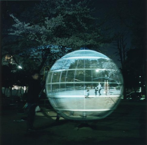 遊具の透視法　2001年　Photo:Rinko Kawauchi
