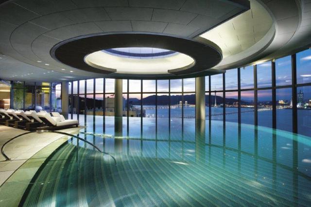 th_hotel_indoor_pools_10