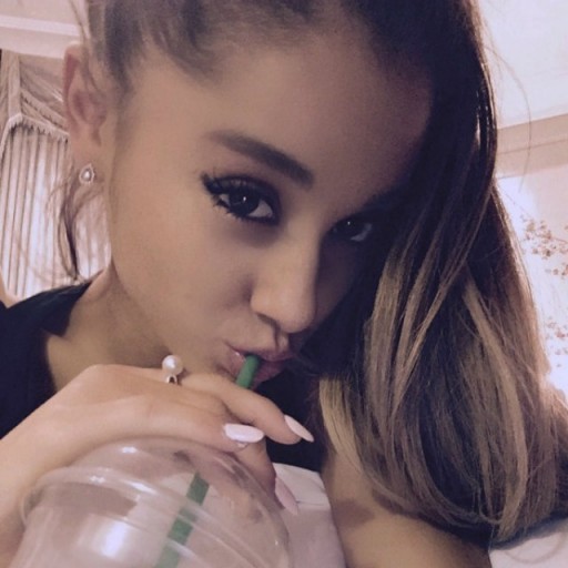 Ariana_Grande_01