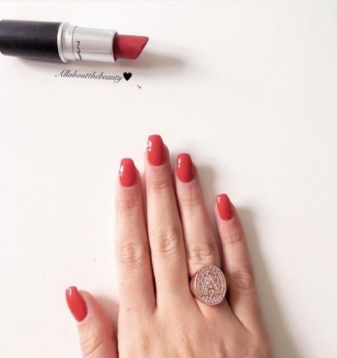 th_red_nail_01