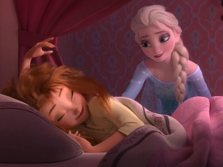 th_anna_elsa_movie_main