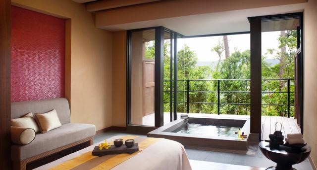 th_Spa_Ocean_Suite_Treatment_Room