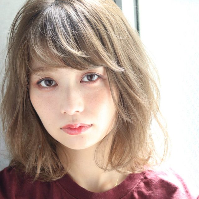 秋らしい髪色でレディ感up アッシュベージュ のヘアカラーで優しげな