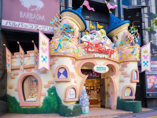 記念アイテムが勢ぞろい オープン30周年を迎えた ディズニーストア 渋谷公園通り店 きれいのニュース Beauty News Tokyo